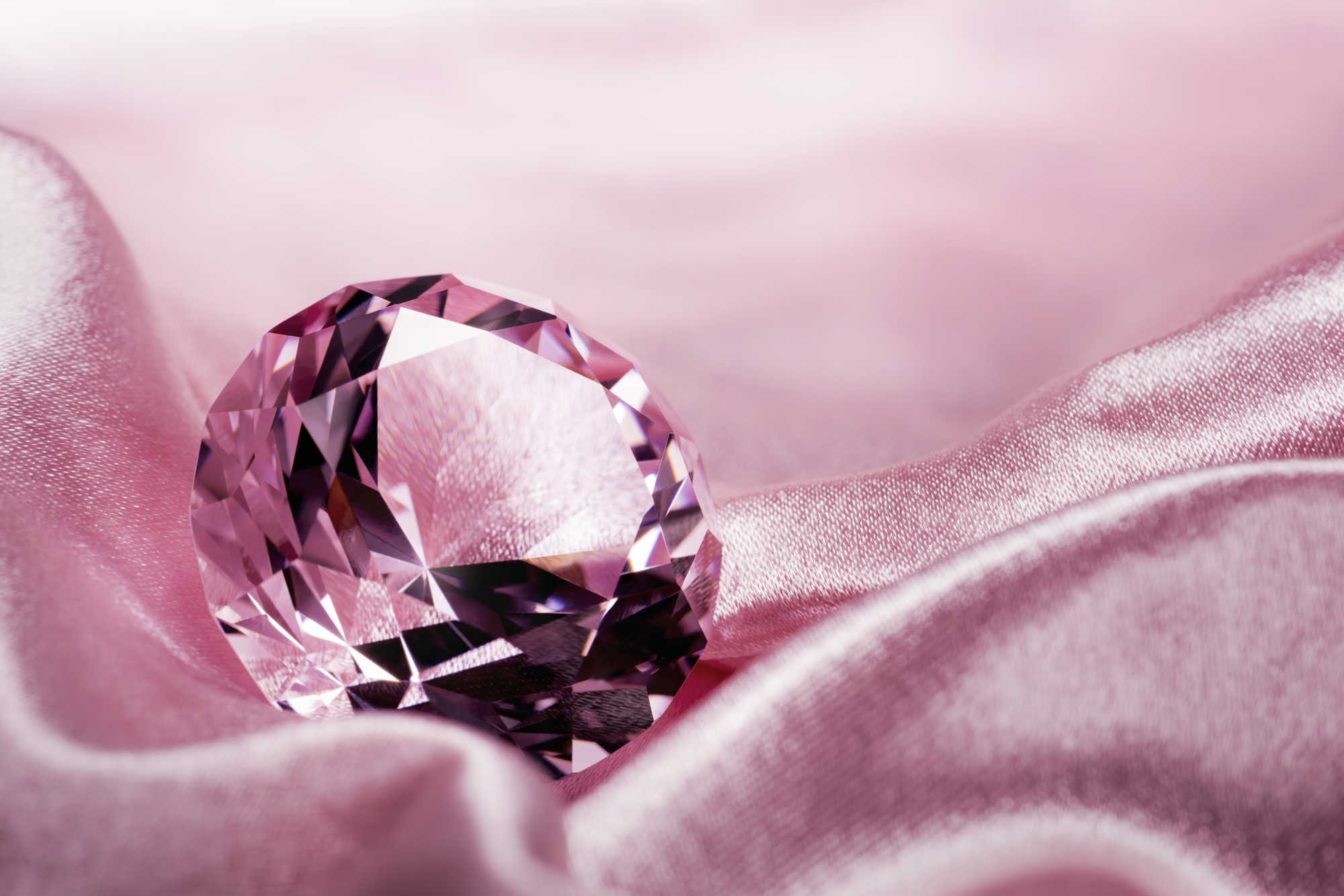 ピンクダイヤの婚約指輪が人気 ピンクダイヤに込められた意味とは 婚約指輪人気ブランドランキング